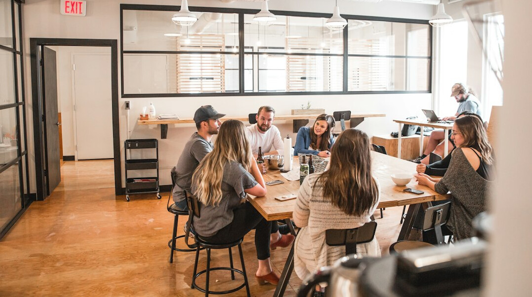 group discussion in meeting