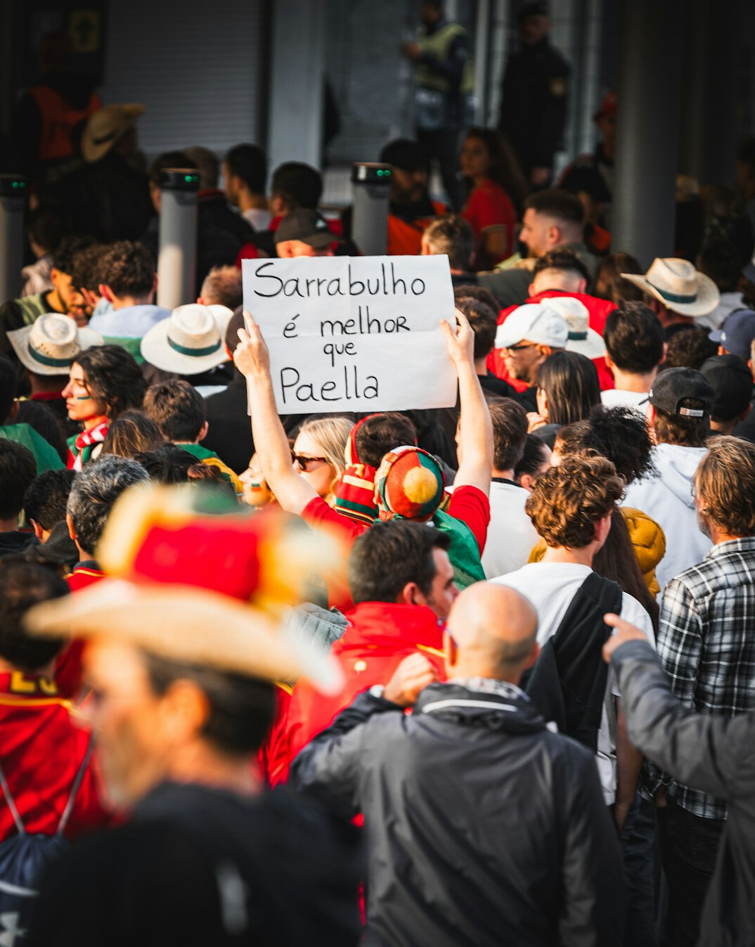 pessoas em dialogo construtivo
